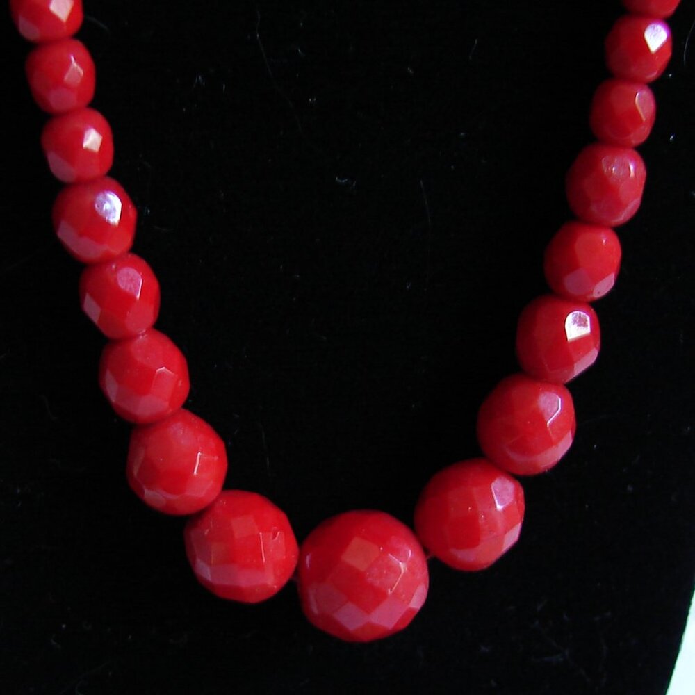 Vtg Dark Cherry Red Faceted Bead 13.5-15.5" Choker Necklace, Czech(?) Glass E58 - Picture 5 of 9